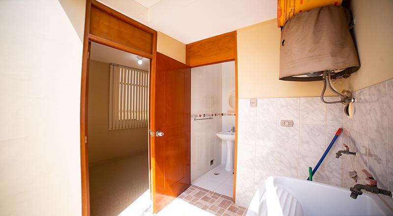 VENTA DE CASA DE 3 PISOS EN URB. LOS FICUS - PIMENTEL